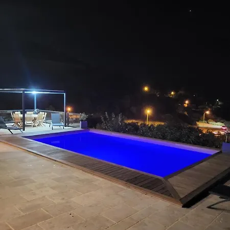 Lägenhet Les De Pietra Rossa *