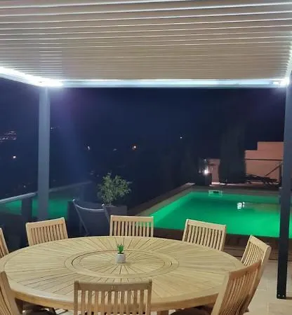Les De Pietra Rossa Apartment