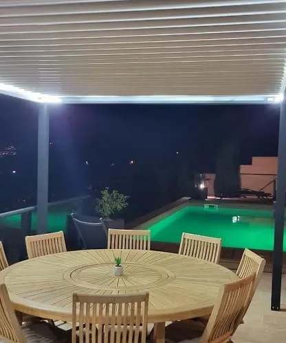 Les De Pietra Rossa 公寓