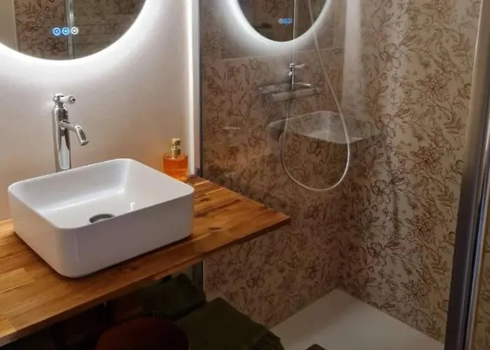 Les De Pietra Rossa * 巴斯蒂亚